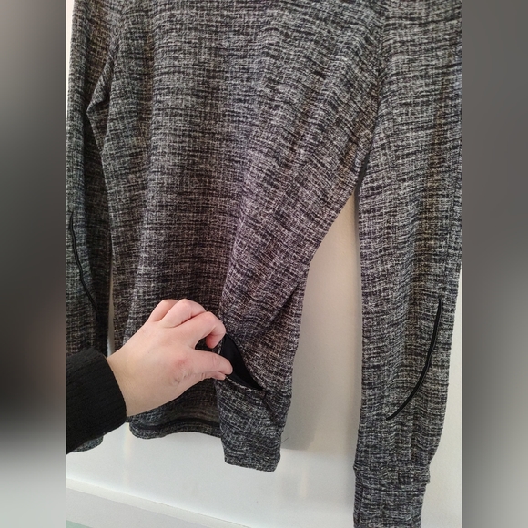 Lululemon Extra Mile Long Sleeve Pullover- Size 4 - Picture 8 of 15